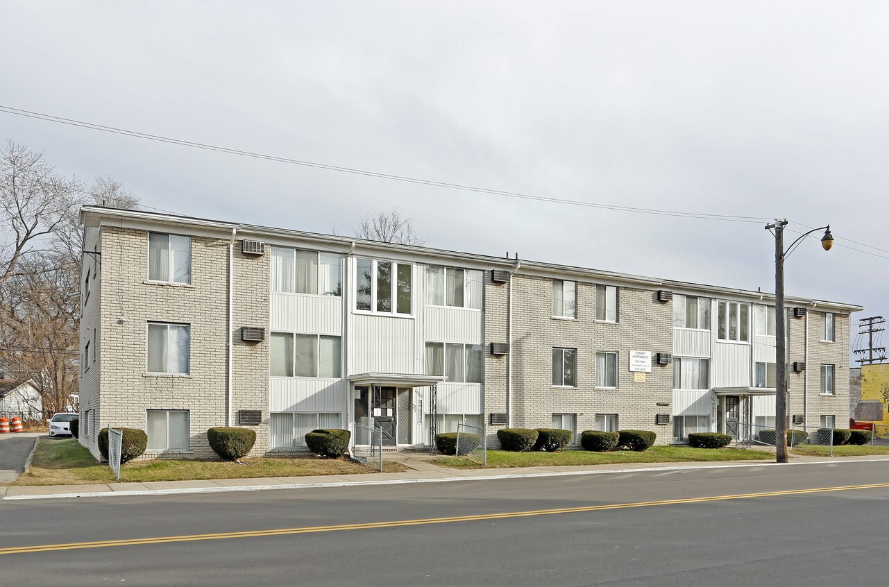 20160 Conant St
